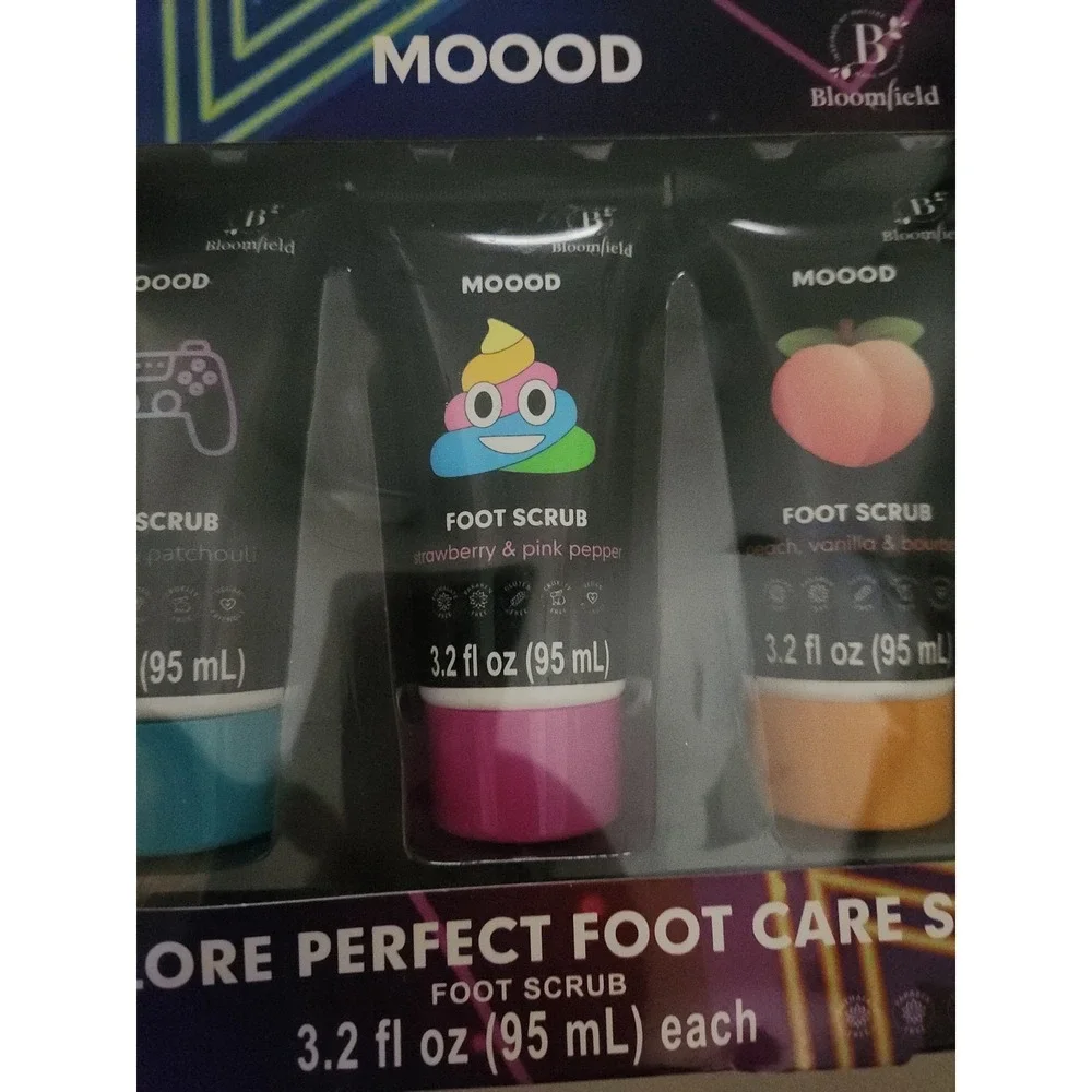 Moood Explore Perfect Foot Care Set Foot Scrub 3 Scents 3.2 fl oz each Gift Set